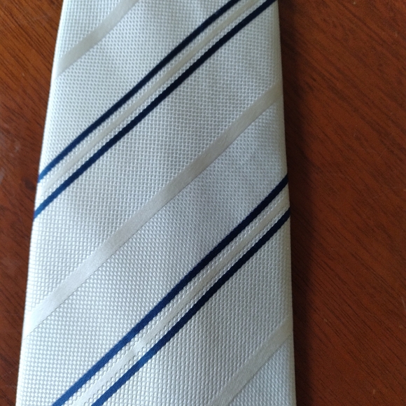 Giorgio Armani - Picture 2 of 4